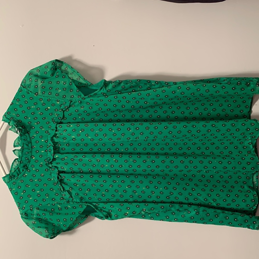 Green top never been worn like brand new